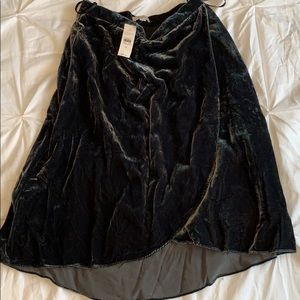 NWT Hi-Low velvet LOFT Skirt